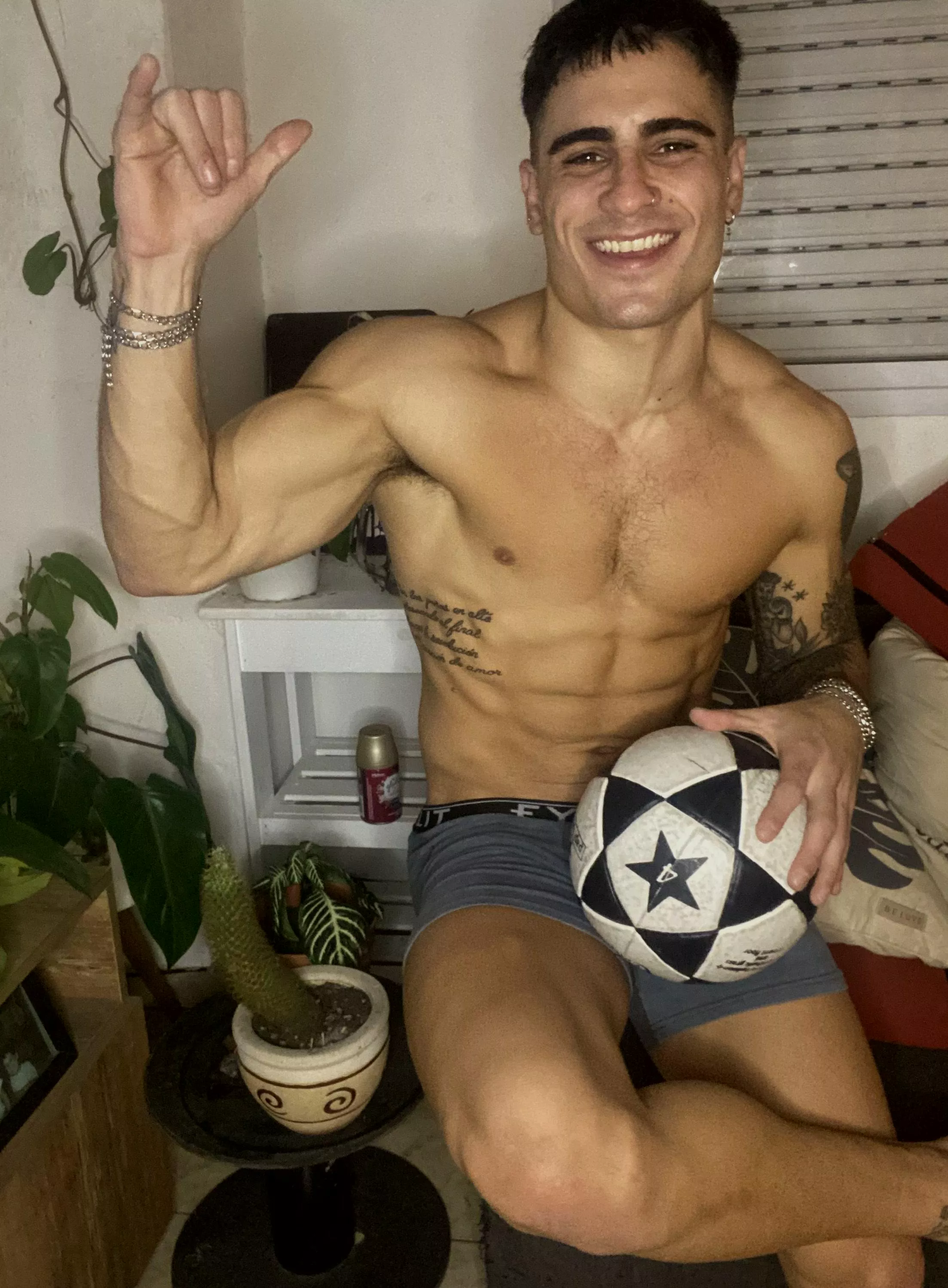 Wanna see my sweat-soaked soccer armpits?  posted by OlieTheKing