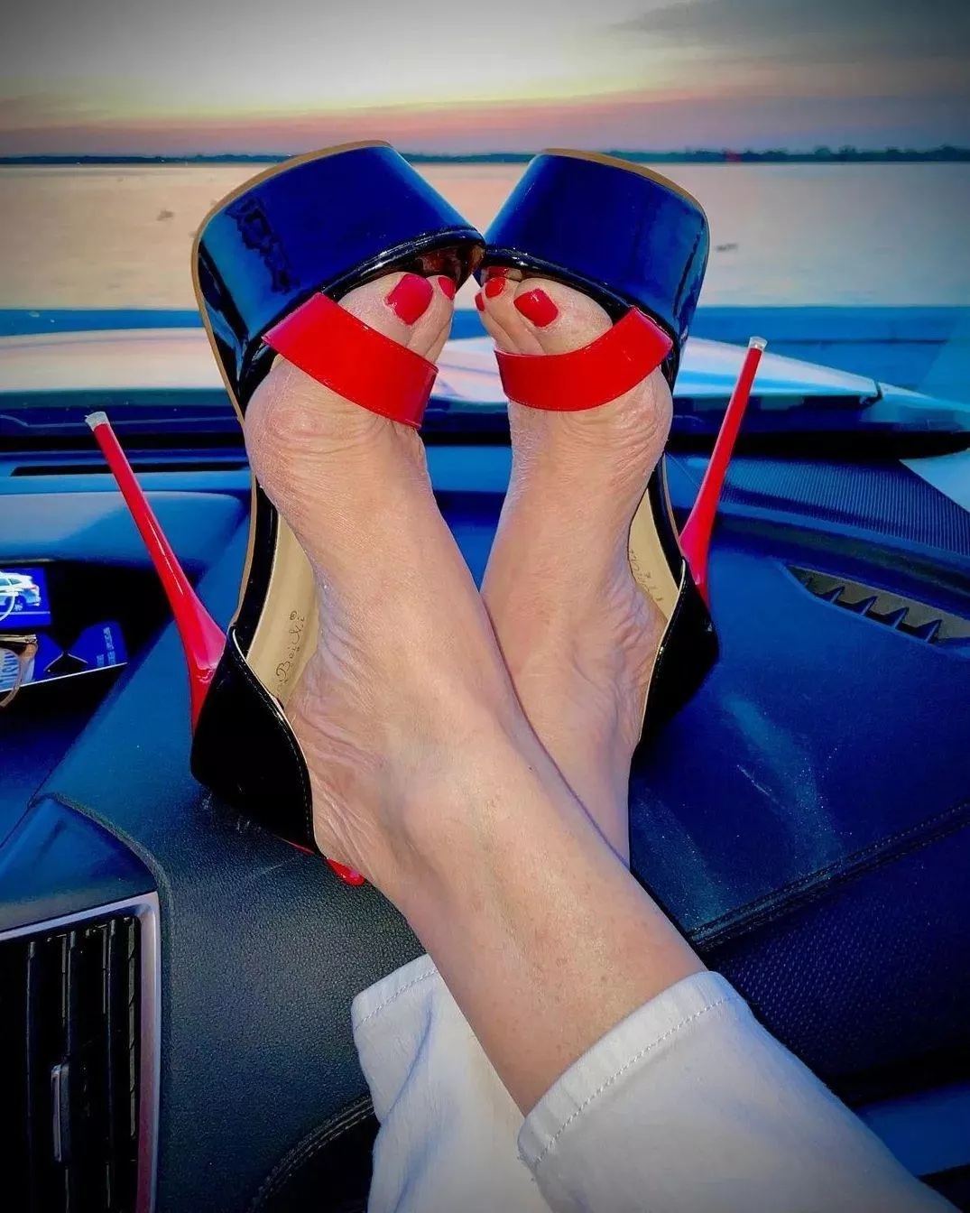 Dash Heels posted by GoldenStardock