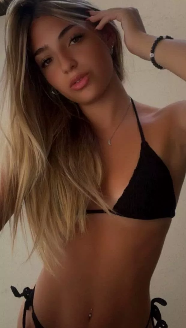 do you wanna watch me, fuck or eat me? posted by Honey-bee542