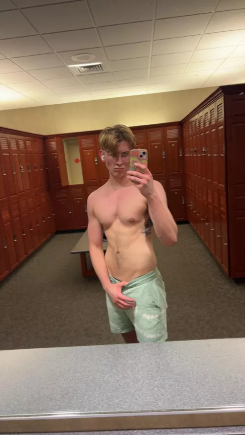 Gym finally starting to show by Cxrson_Flowers