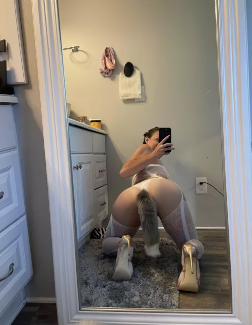 I want you to pull on my tail  by TasteMeK