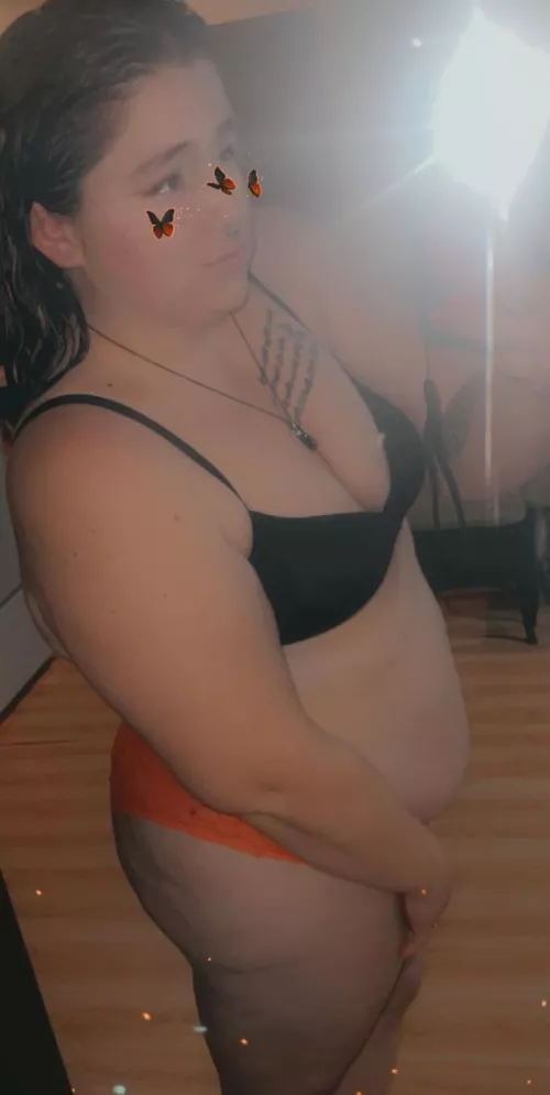 Just came to say hello. 👋🏼  by yourgirlxoxo