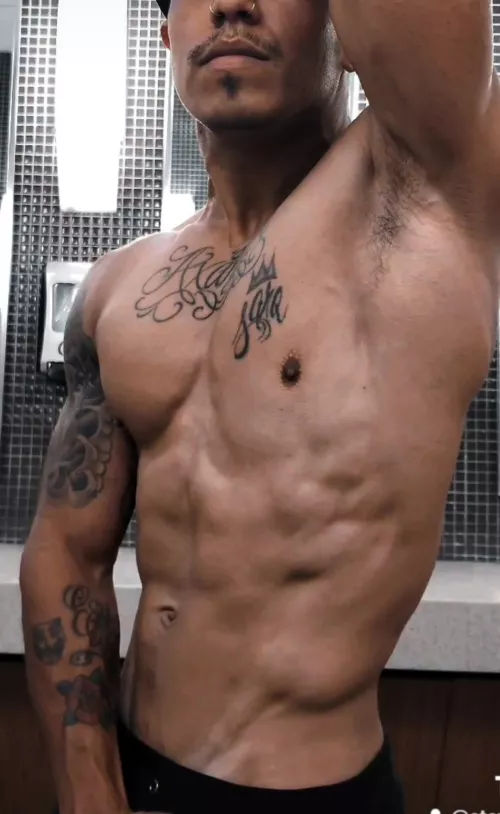 One day at a time by shortkingfit_