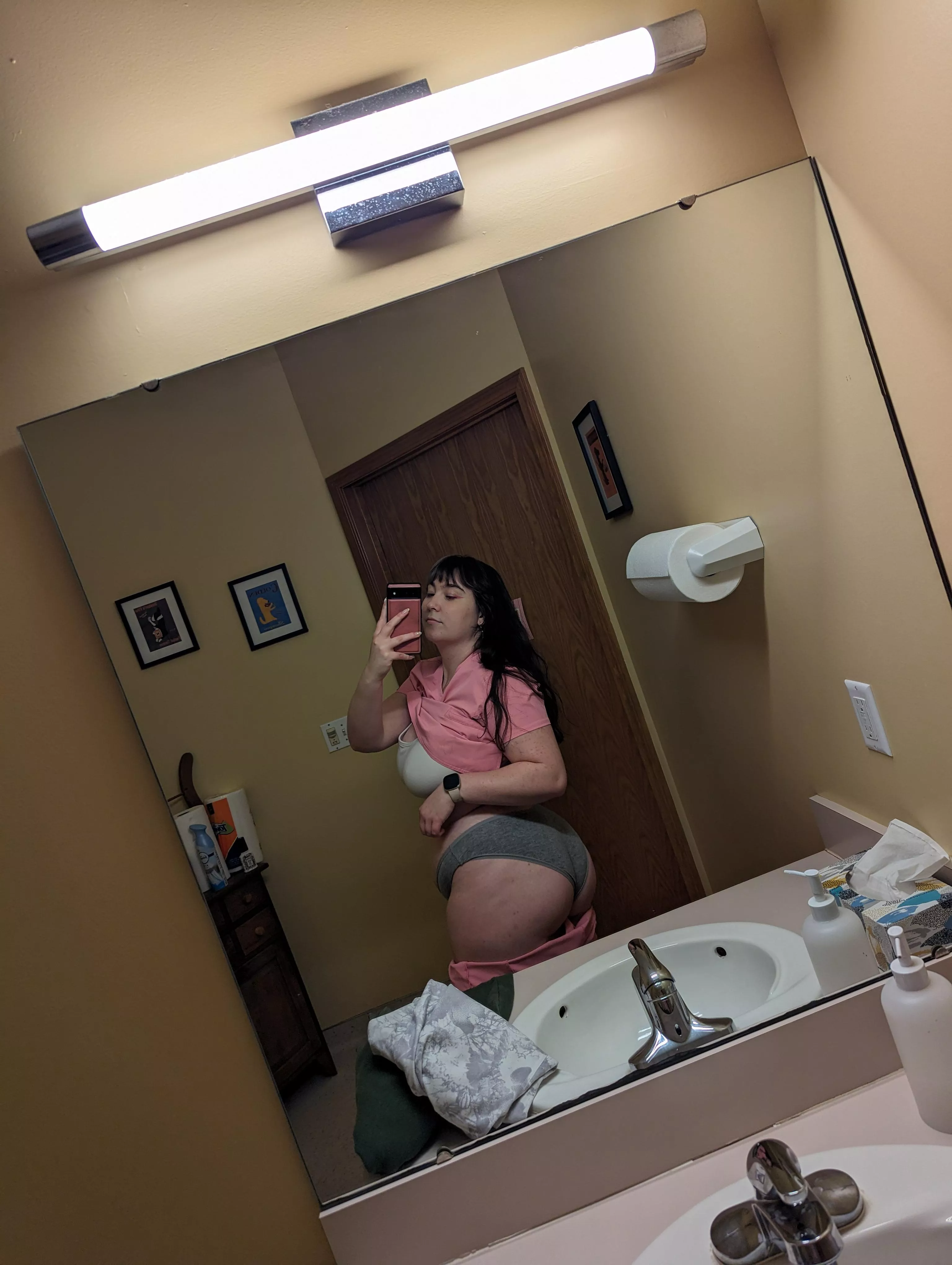 Serving ass at the vet clinic posted by DelilahTheBaker