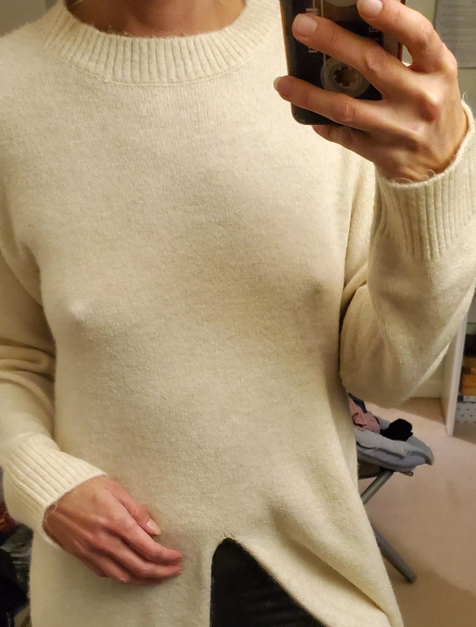 Sweaters are so ticklish.. I just love it.. posted by popruzhinka