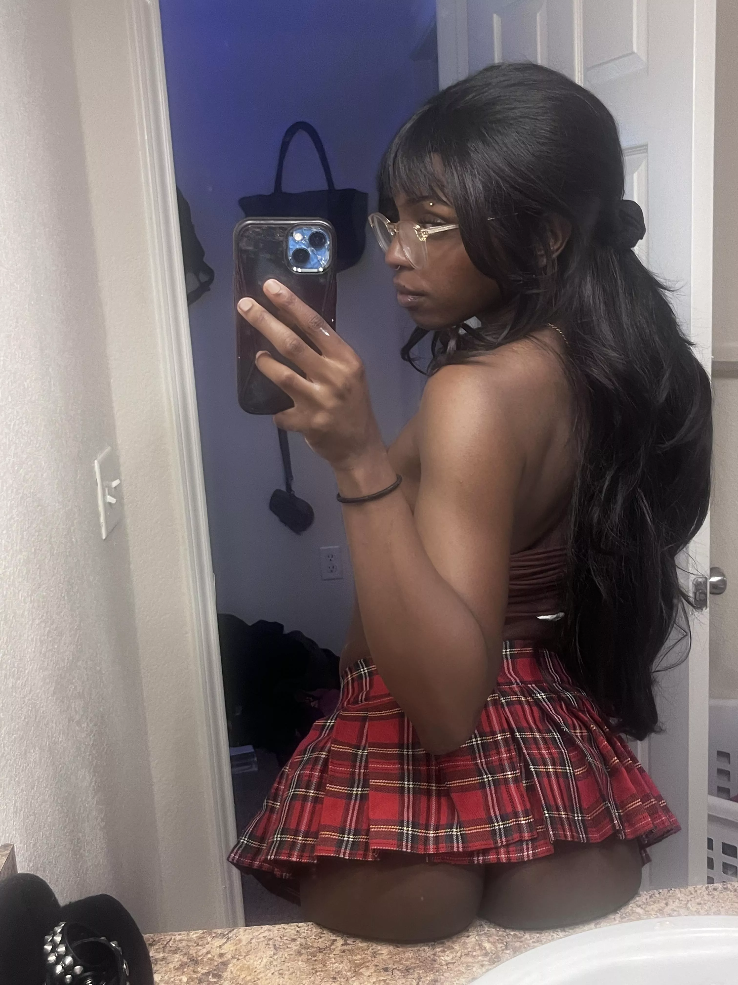 ur little treat  posted by Disastrous_Relief11