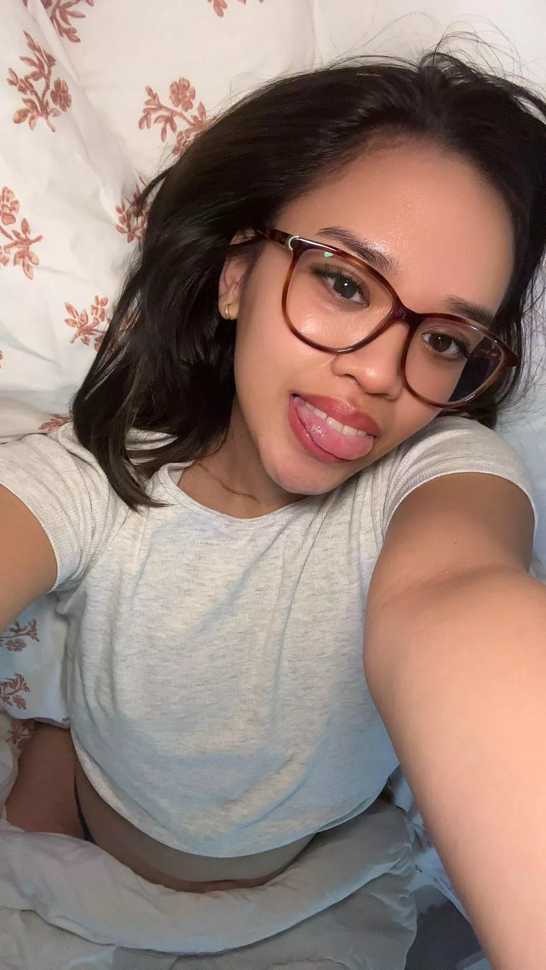 Anyone who likes nerdy Filipina’s? posted by Worldly_Evidence_575