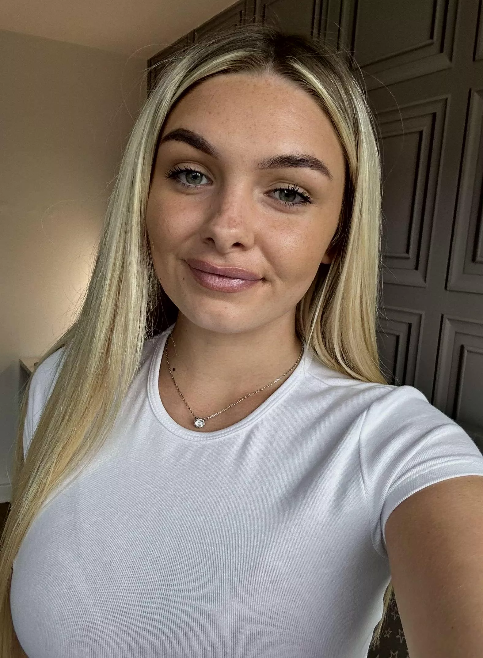 Happy I got the pretty and big booty genes from my mom posted by courtss336