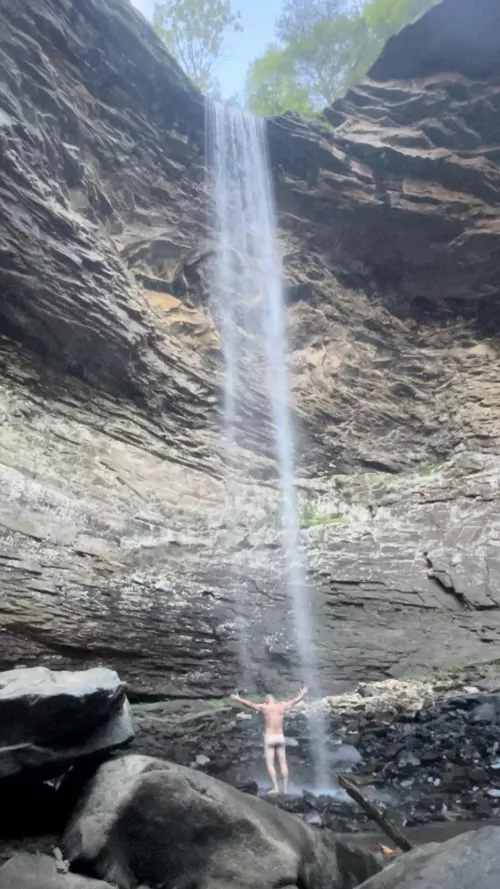 Refreshing outdoor shower by aitor33
