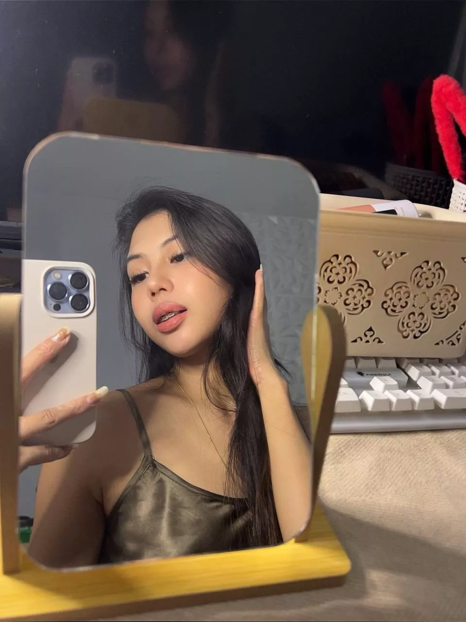 so baby full me close at the of your back sit of your room  posted by heaven_scene