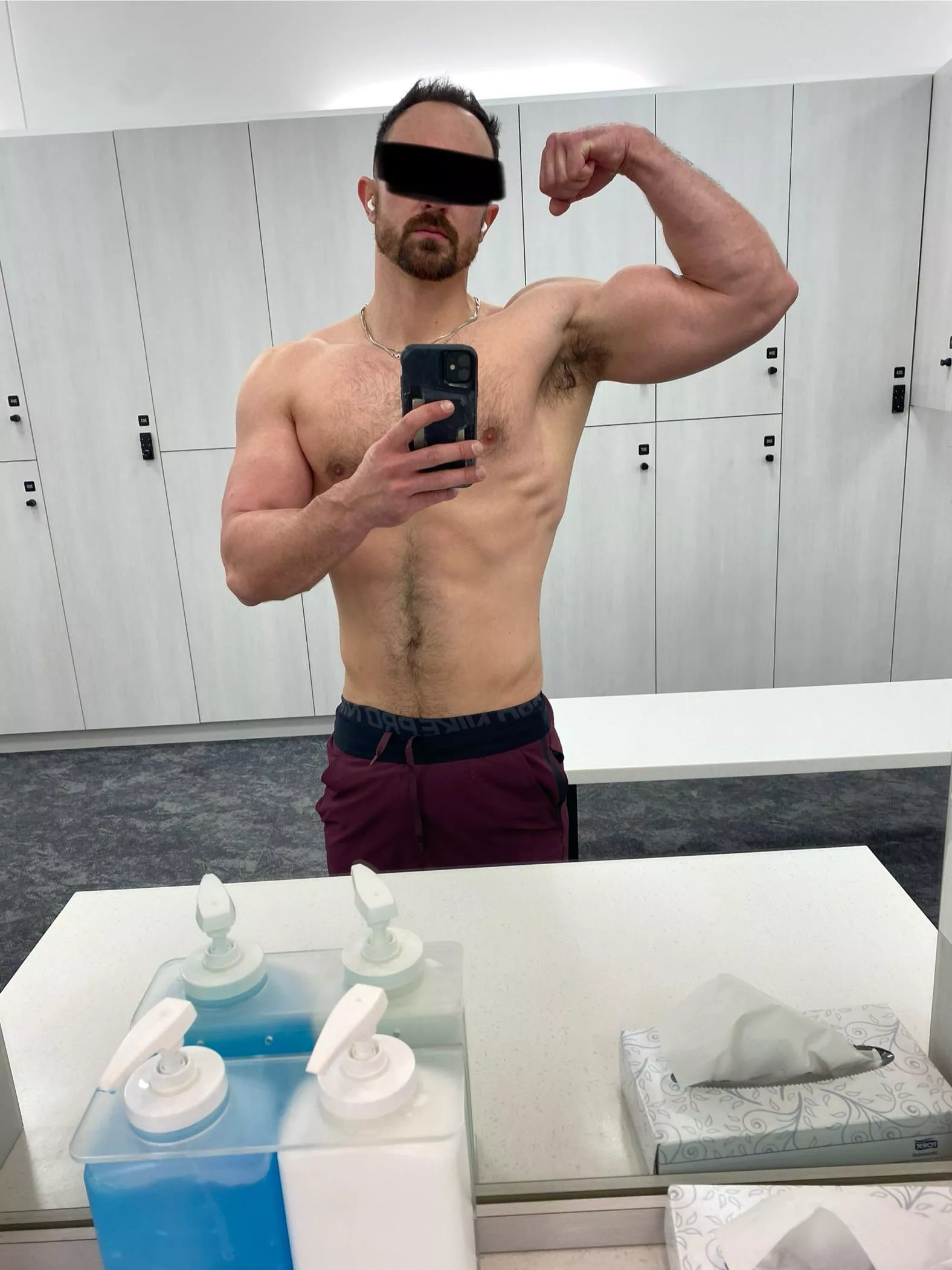 Arms filling in, who’s getting tossed around? posted by stilghetto