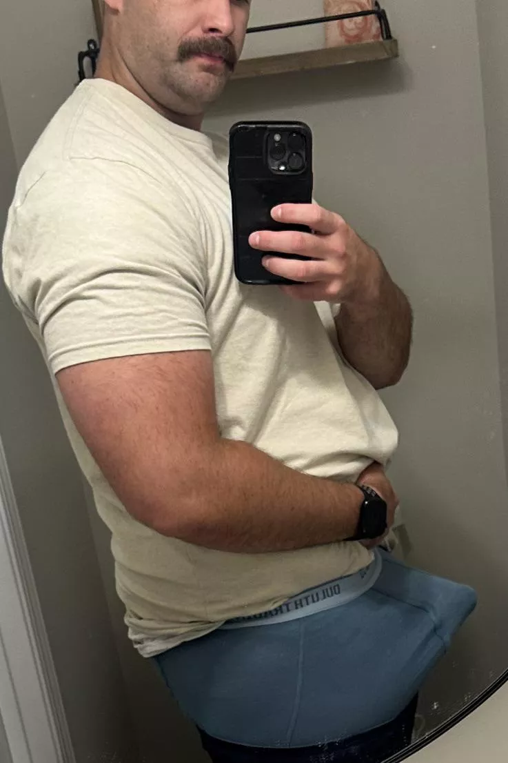 (35) who wants to see what’s underneath?  posted by DadisSneaky