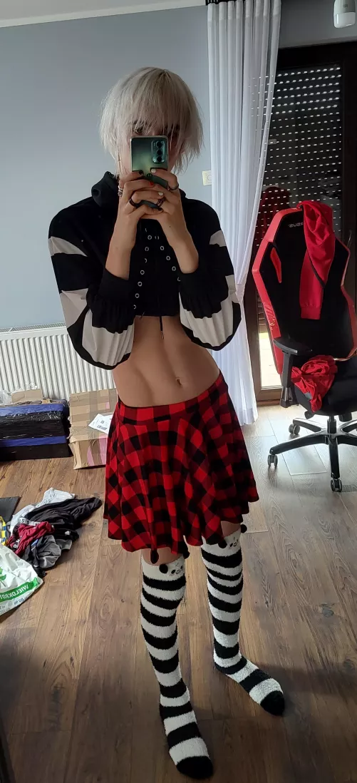 hi :3 my first post here by Exact_Bus7294