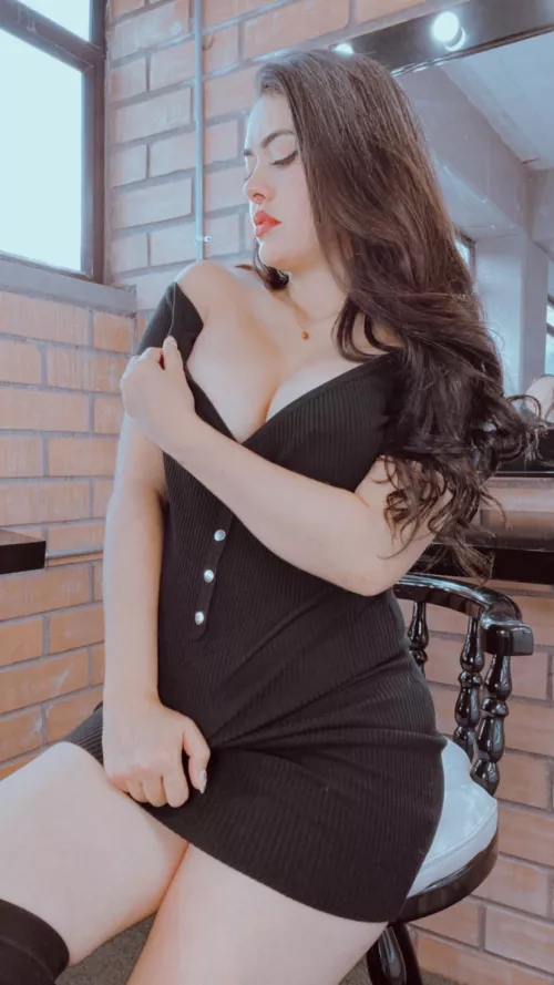 I think black suits me well, do you agree? by angelicaa_rabbit