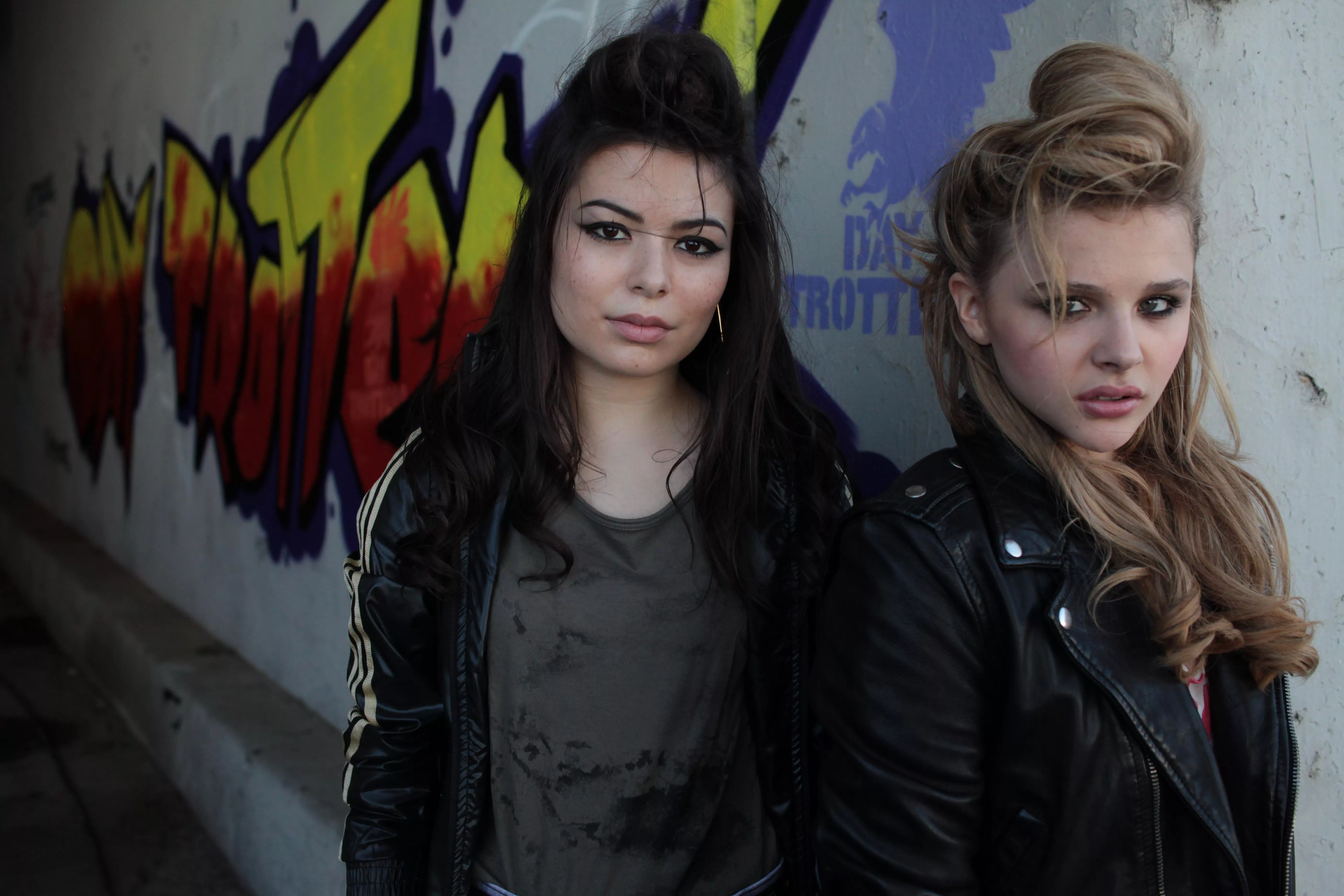 Miranda cosgrove and chloe  posted by Accomplished_Fix3613