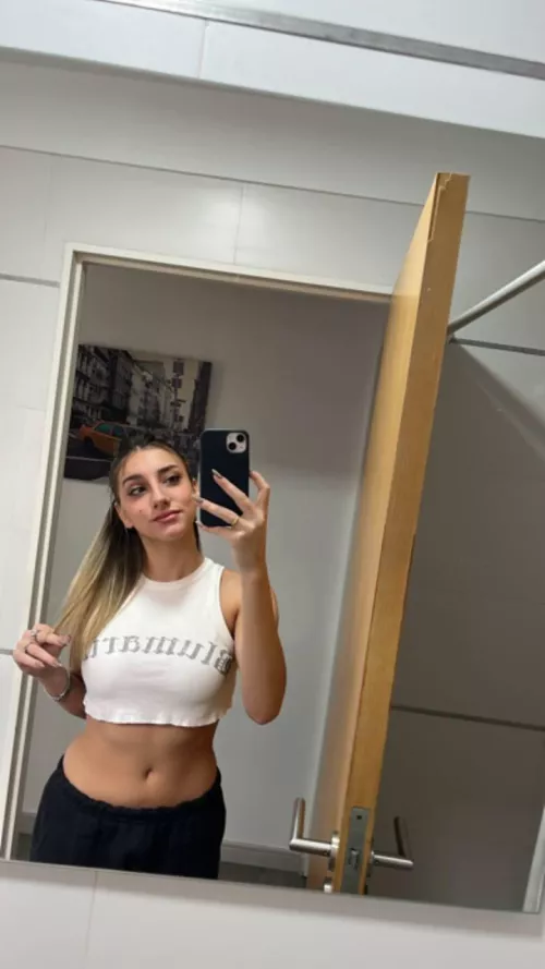 my fav one :) by daringlyBespot59