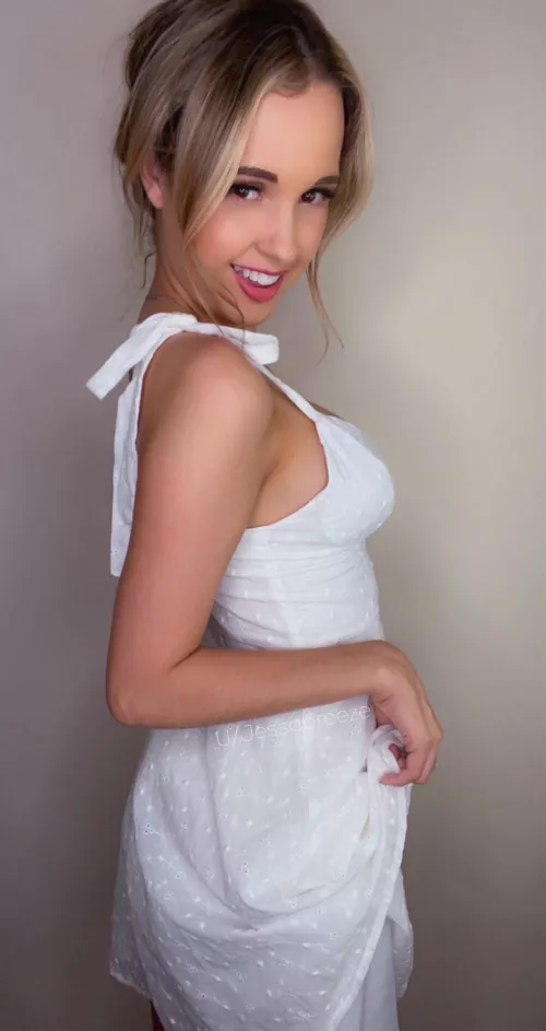 The Smile makes the Dress 😉 by Jessabreeze