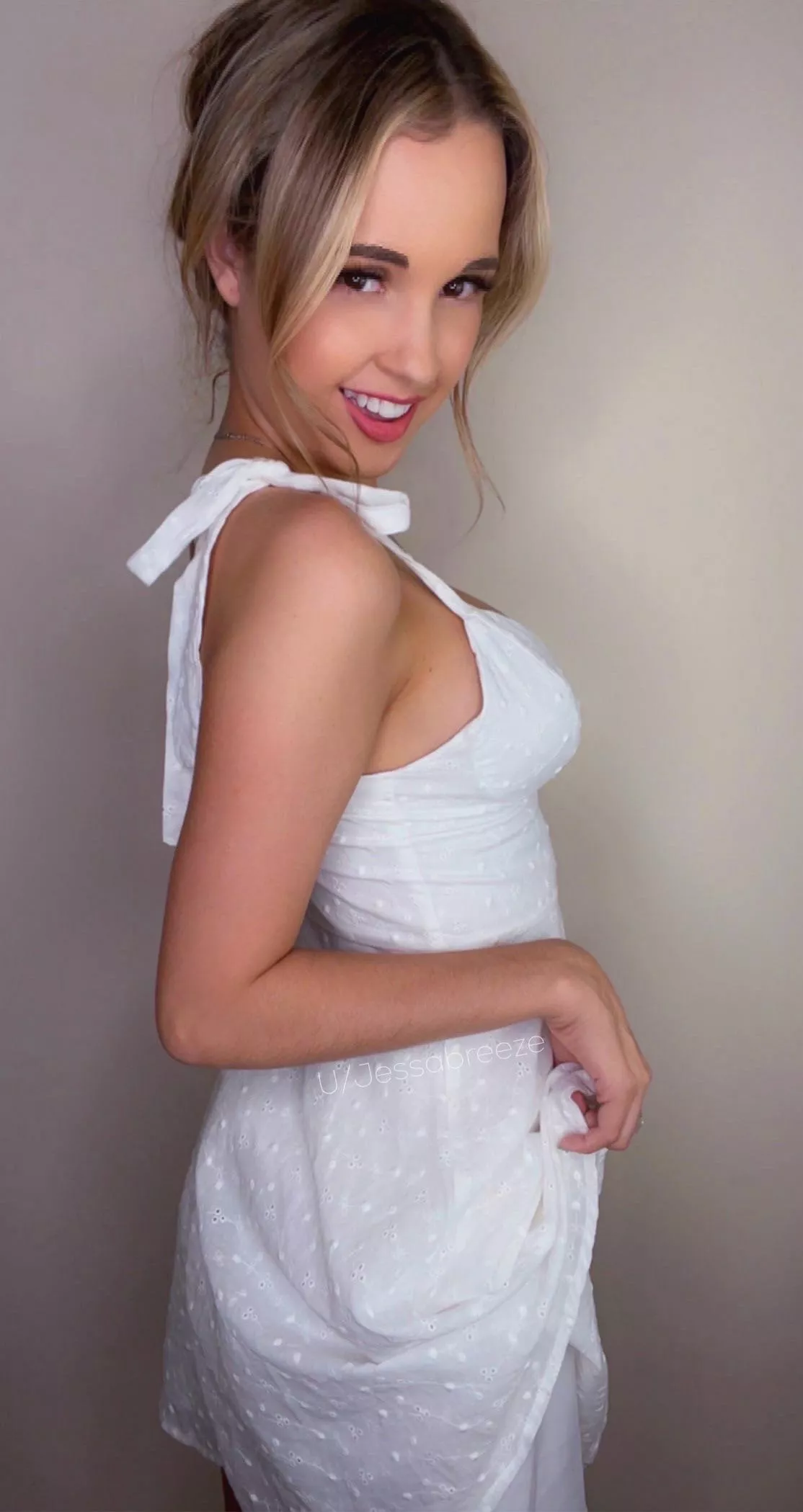 The Smile makes the Dress 😉 posted by Jessabreeze