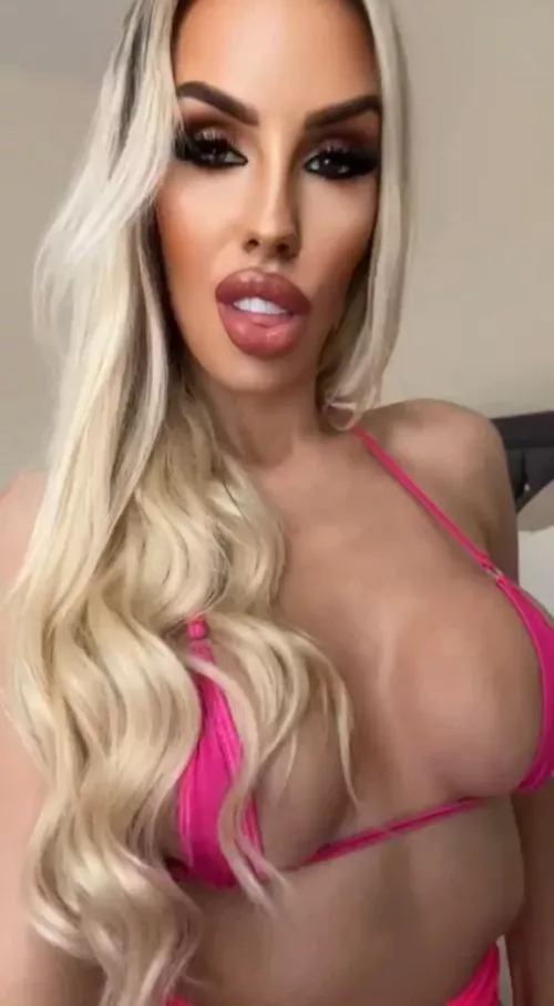 this bimbo is begging for your attention by Giadmkj