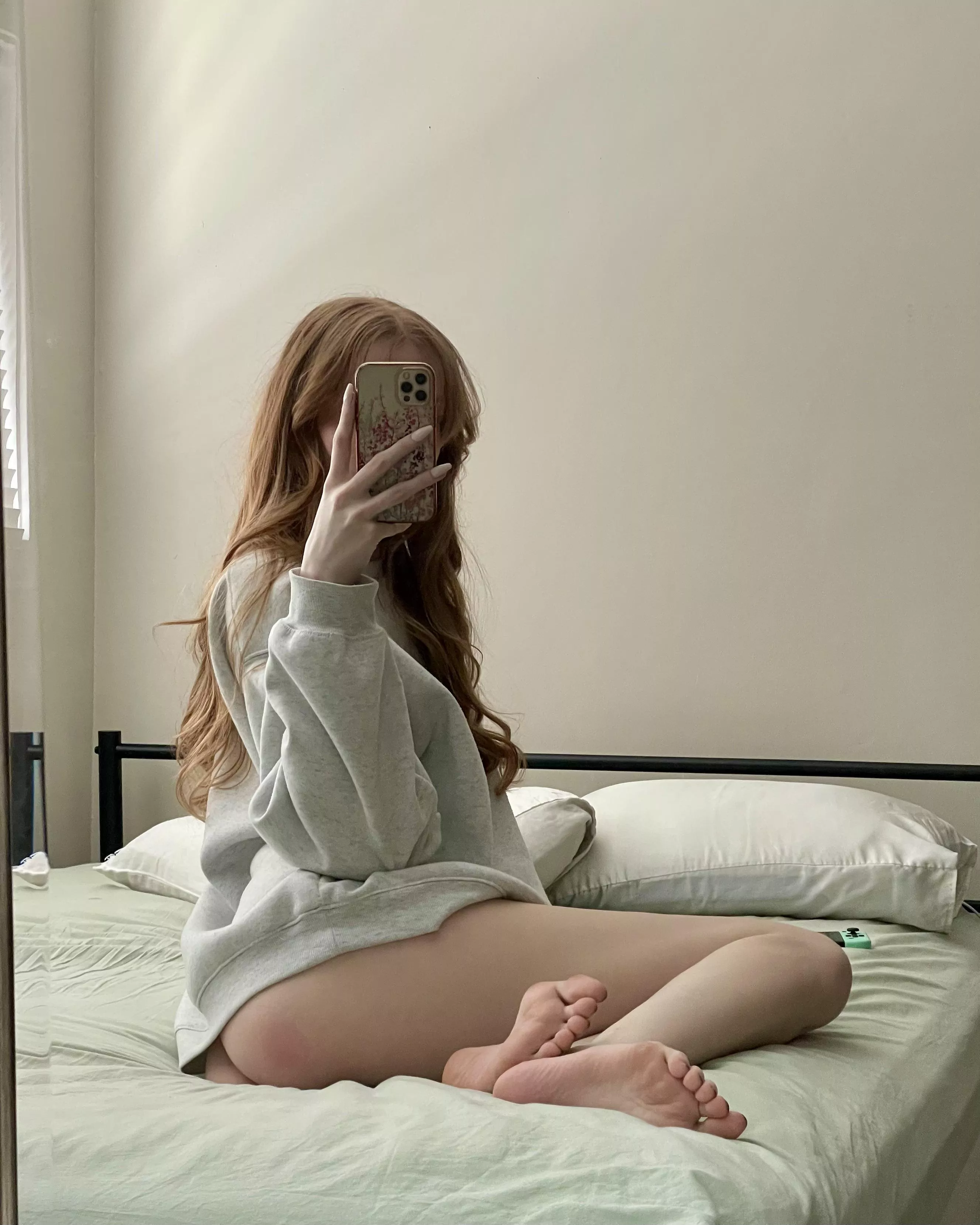 Toes that tempt and tease posted by dreamyygem