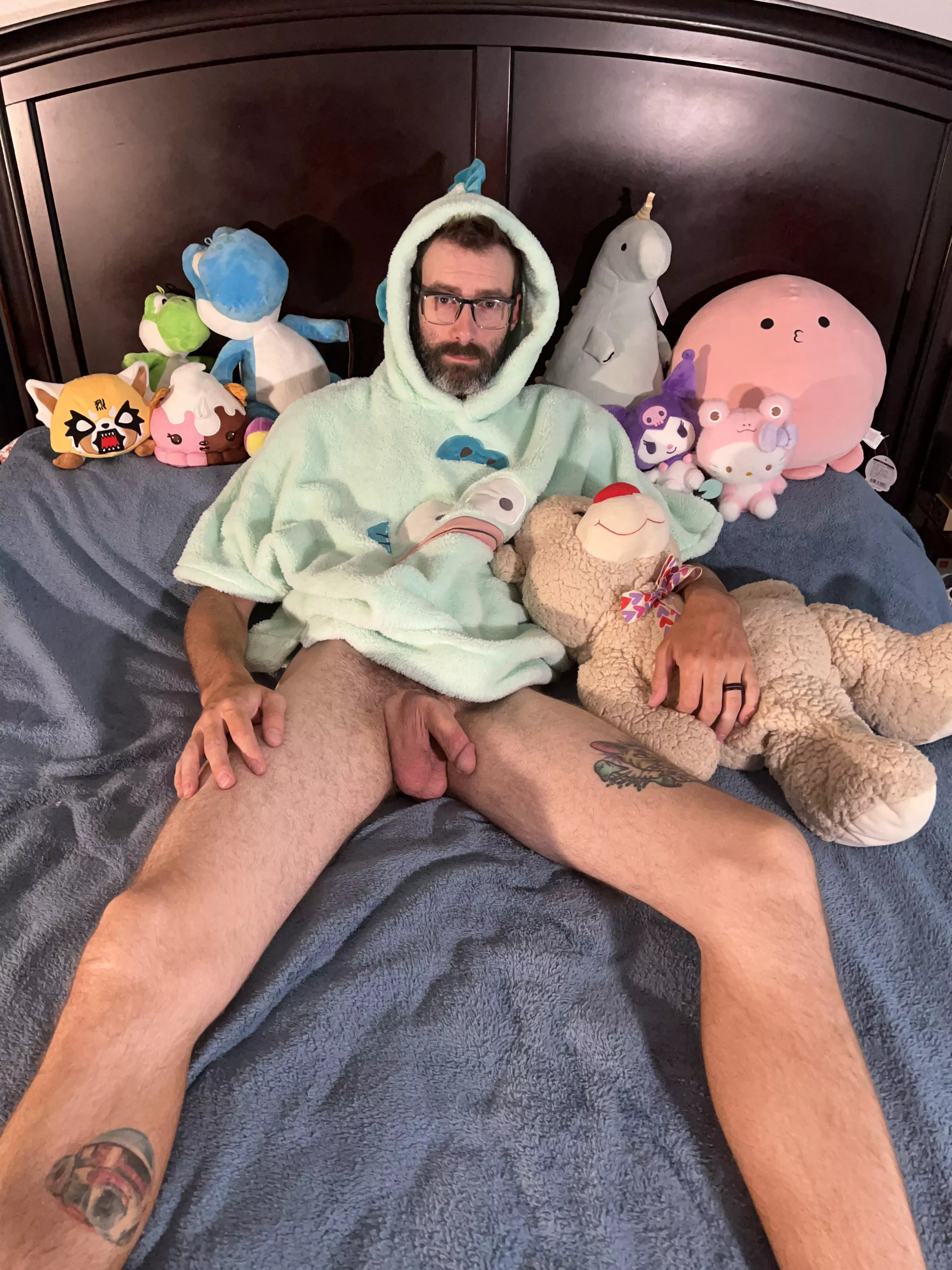 Wanna cuddle?🥰 posted by DodyWithaD