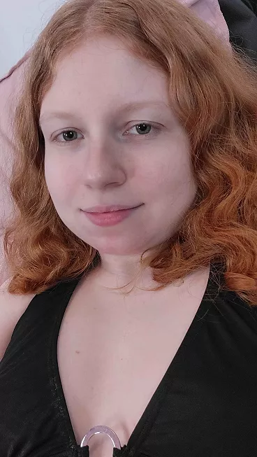 I'm delighted to see you today 🖤
 posted by MollyRedhead