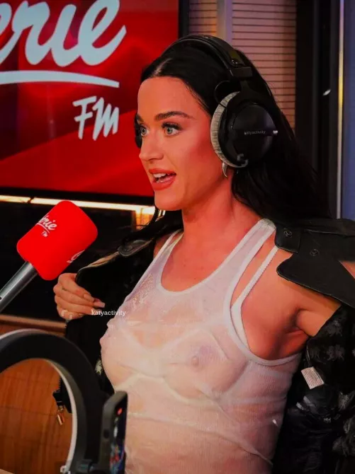 Katy Perry by Sea-Beginning9439
