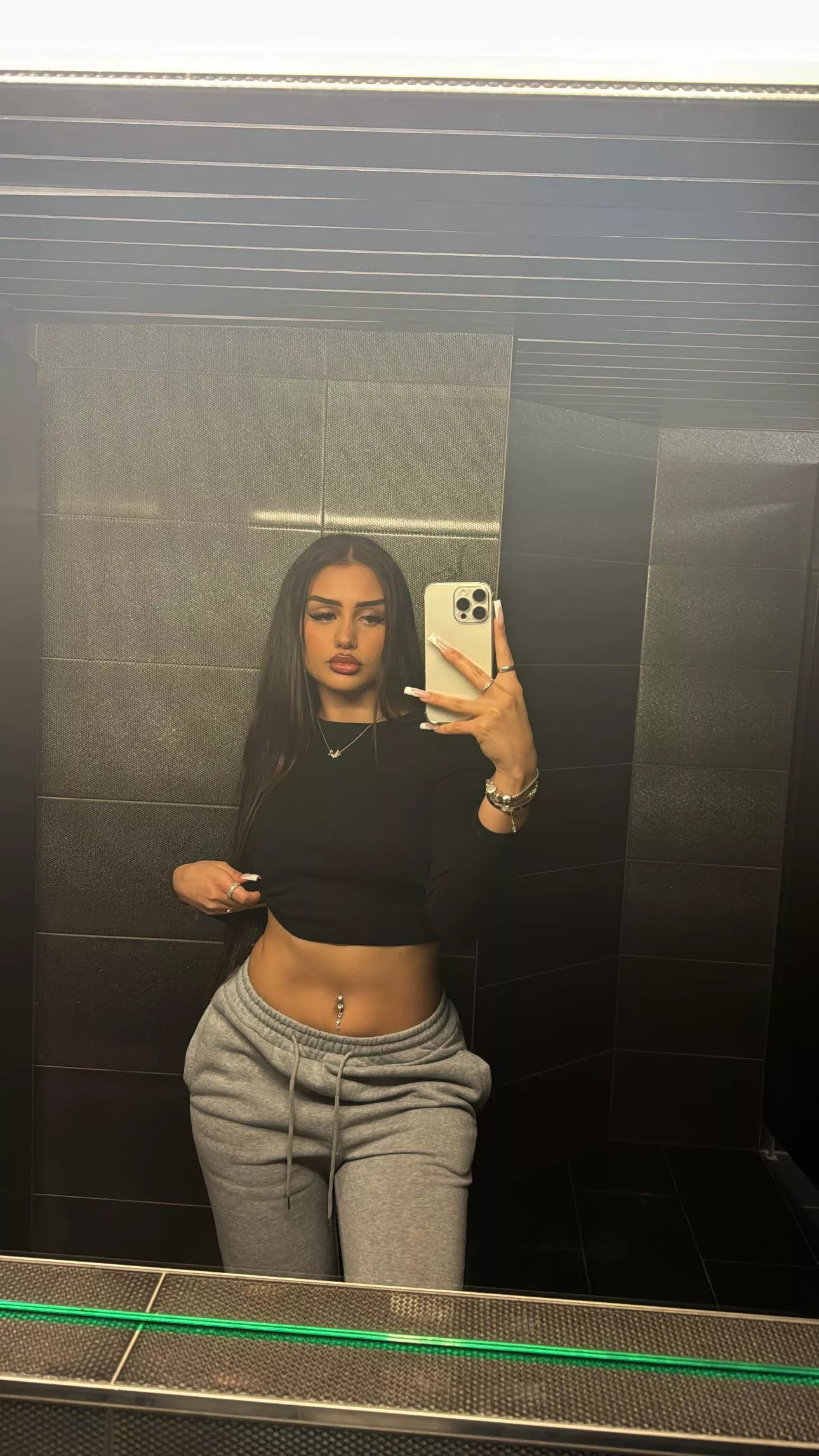 @lunaarobertssfit posted by Consistentgirlcute