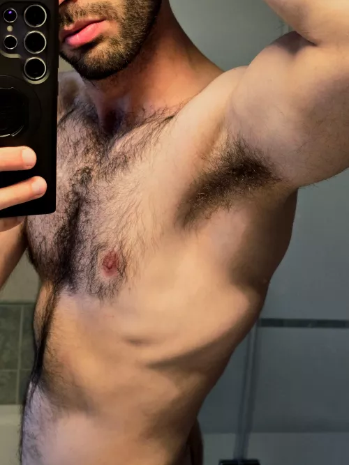 Shoud i get in the shower or there's a volunteer? 😜 by lemonshoot