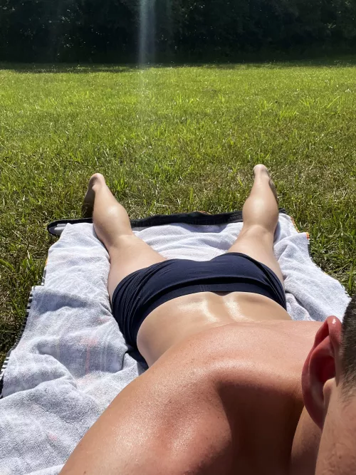 Suns out Buns out! by nT_Throwawayzz12345