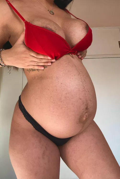 Would you have a limit on how far pregnant I am to fuck ? 🤔💦 by Agatha_k