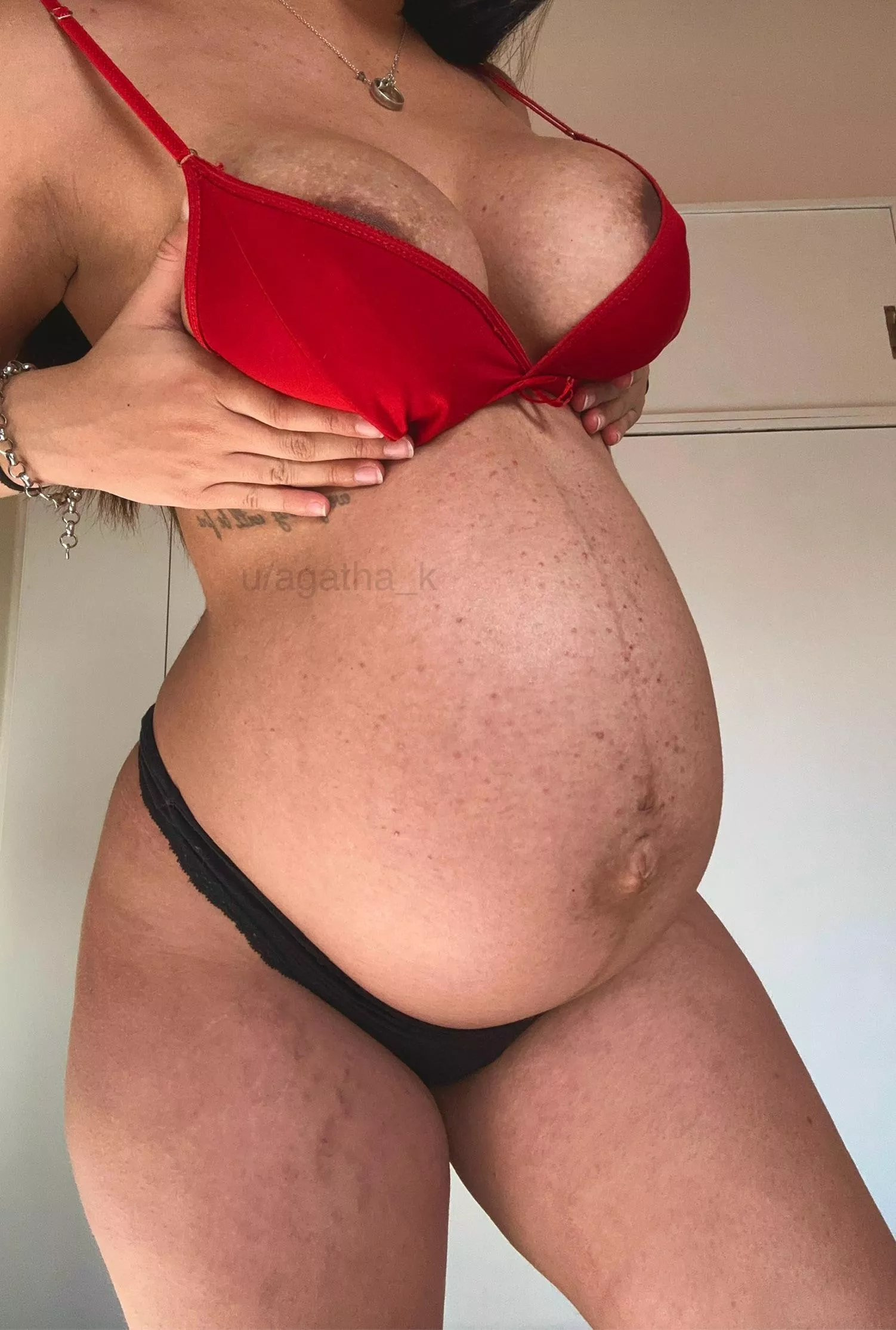 Would you have a limit on how far pregnant I am to fuck ? 🤔💦 posted by Agatha_k
