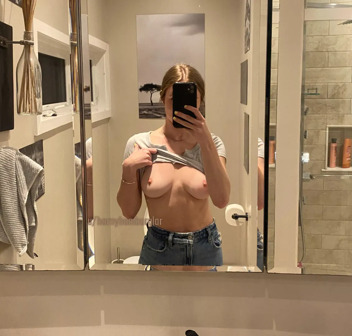 Always taking nudes in other people’s bathrooms 😅 by hornyhamburglar