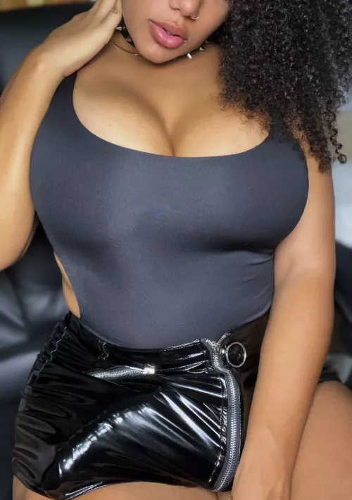 I swear I'm not hiding anything from you beneath the skirt 😏 by thekixxy