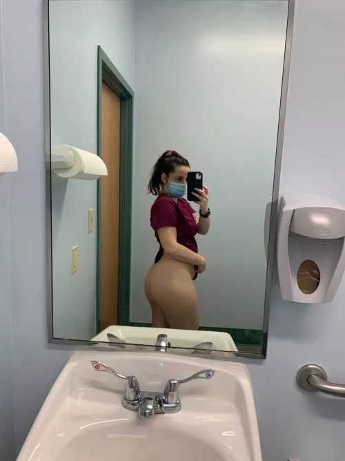 juicy vet tech booty comin at you by _daisie