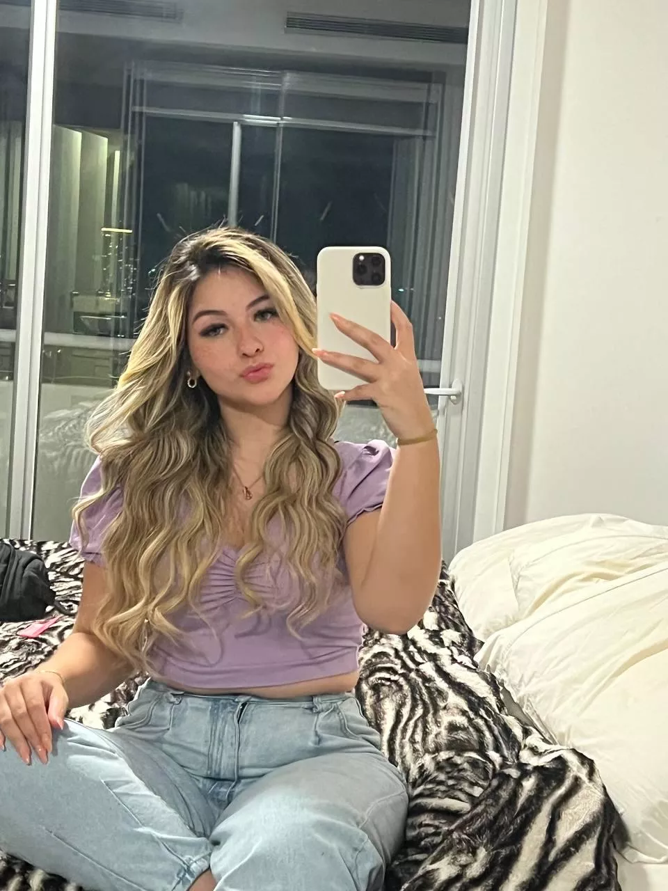 Last mirror selfie before the day ends posted by sweetisabellaxo