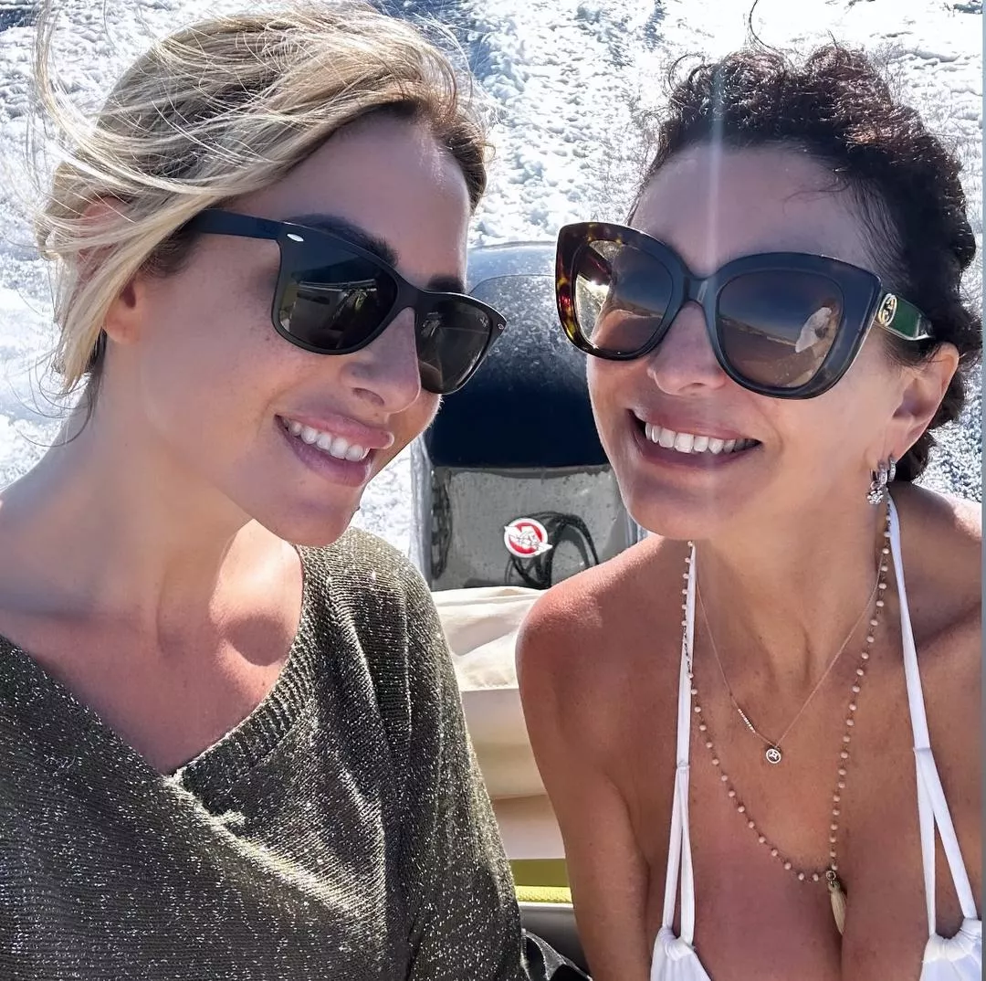 Left or right? posted by Familiar-Bit-4268