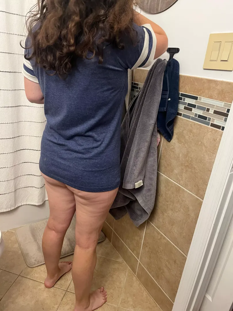 Time to get these cute dimples in the shower  by Abiga1l_G