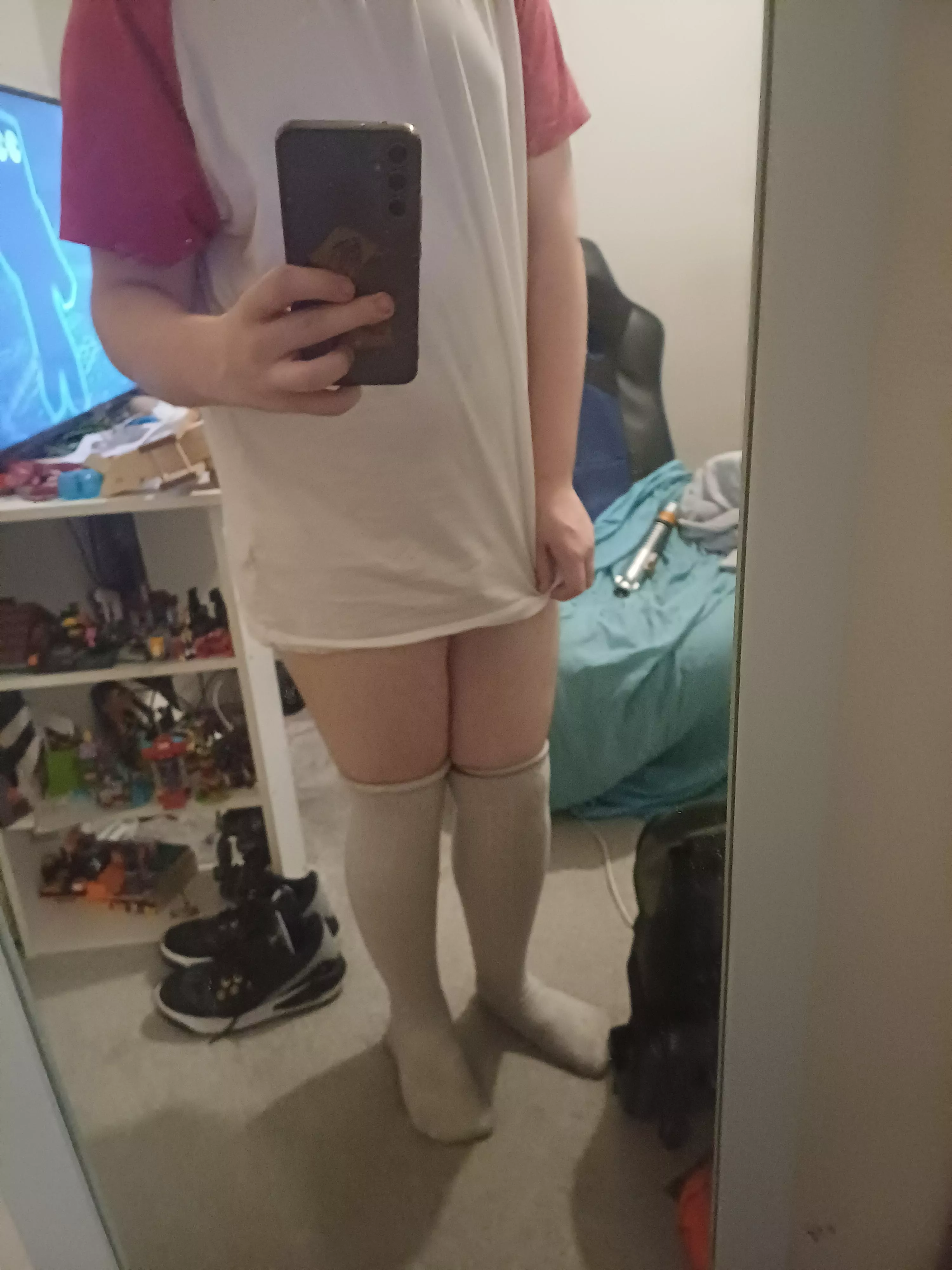 Ur gay :3 posted by UnhappyCountry957