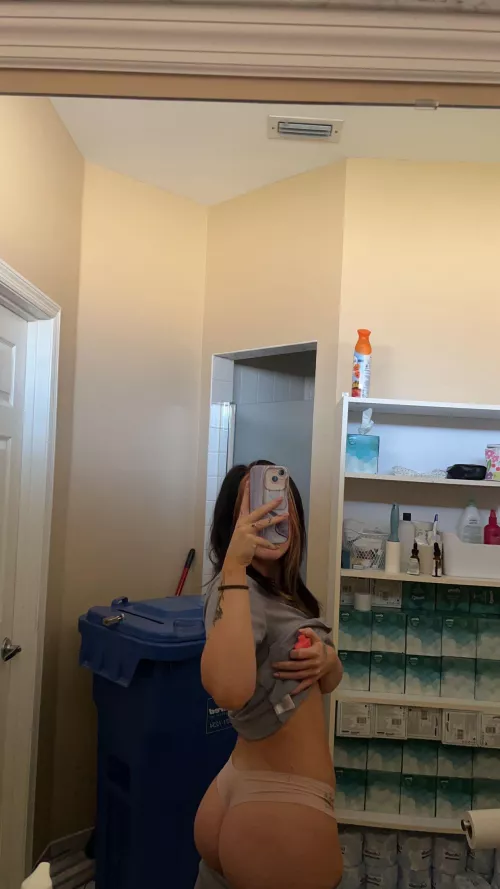 what if we met in the break room?? by foltzyy