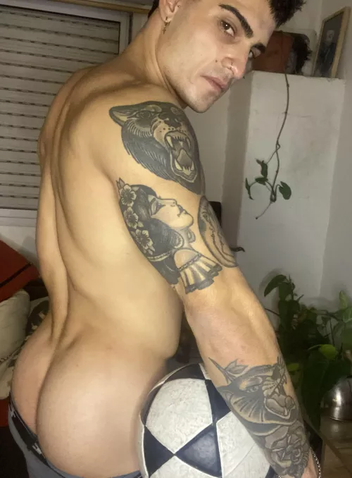 [24] Off the pitch, I'm scoring in a whole different way  by OliverKinggxoxo