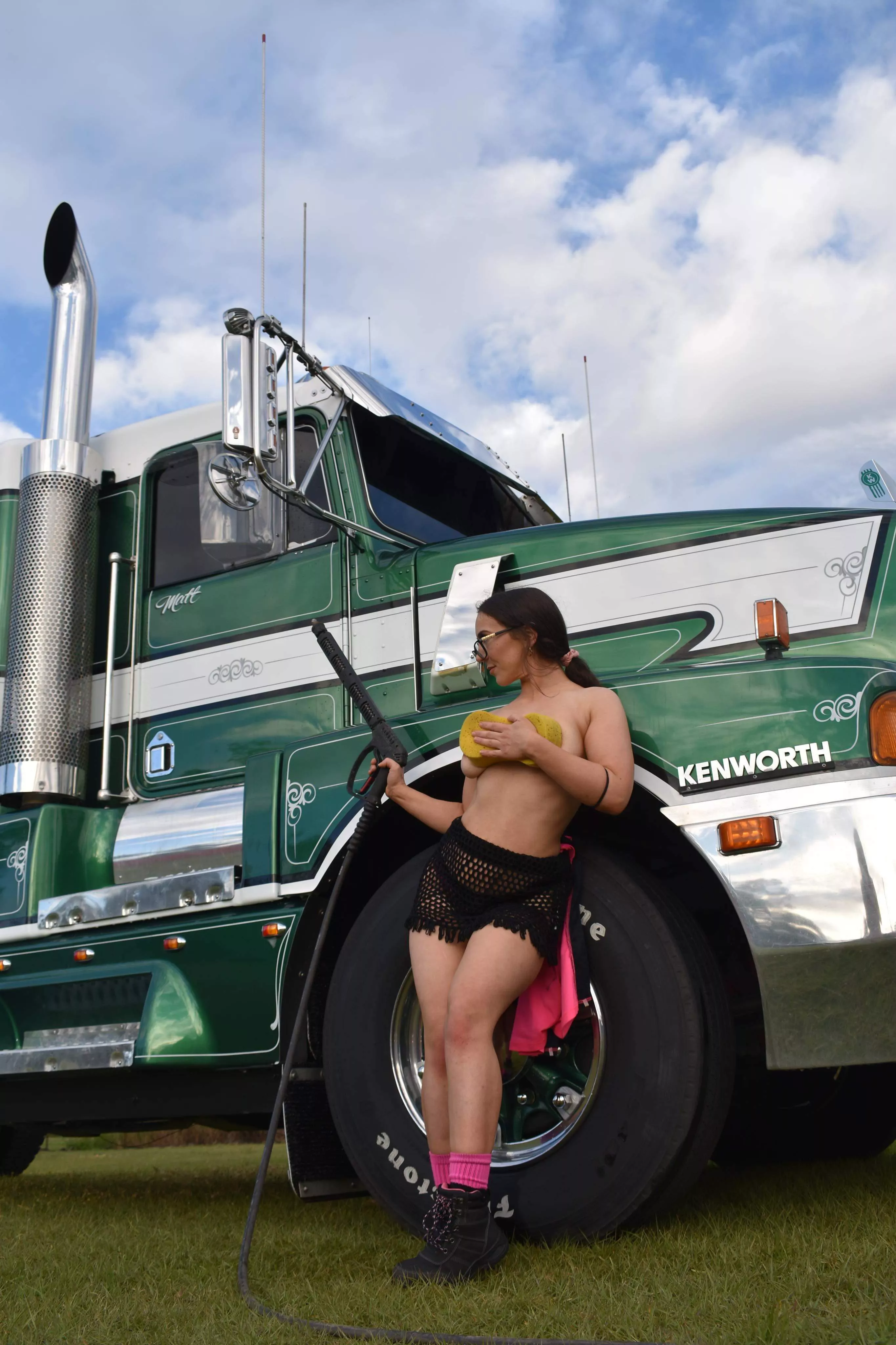 Do I need to use the sponge to get it wet  posted by Itsshazzz