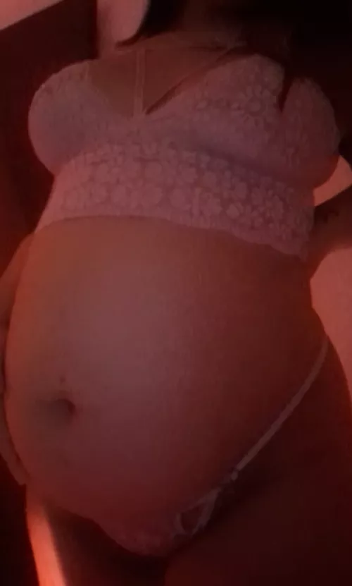 FREE OF for today, new content of bitch, I'll wait for you to get to know us more  by queen_pame