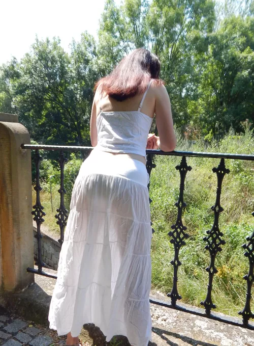 In white, rear view by isa_bea