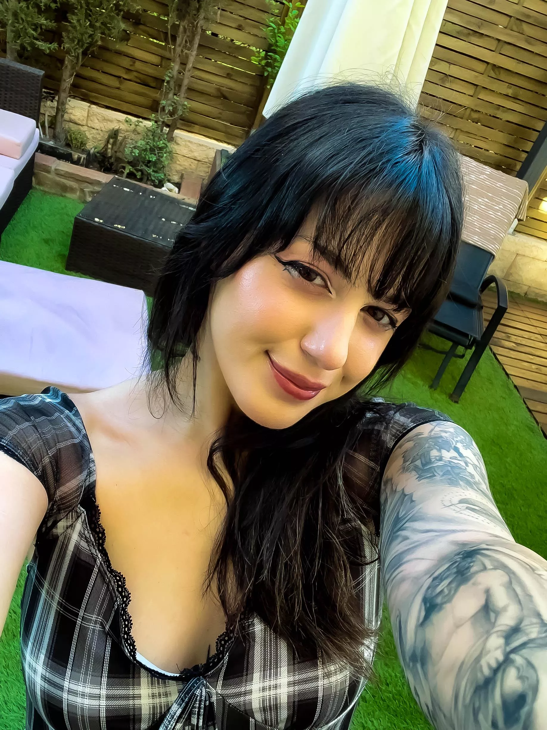 This is my cute smile  posted by InfernoImpulse