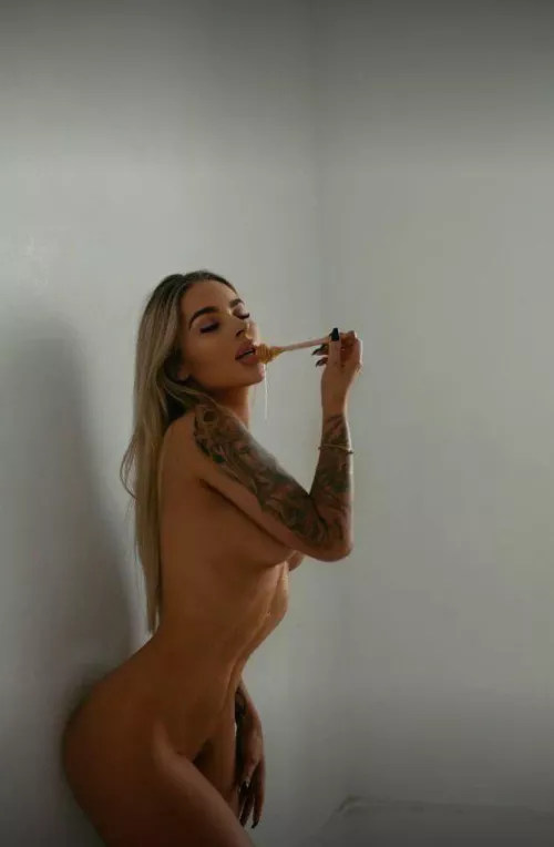 Elise  by ShelbiLovely