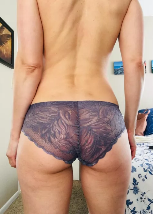 (F) 44 year old 🍑 this is what I wear under my leggings 😘 by Alittletastymilf