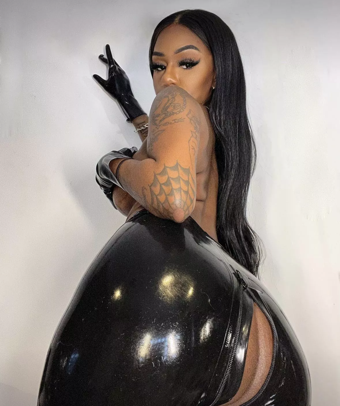 hi guys ! posted by calfskinned