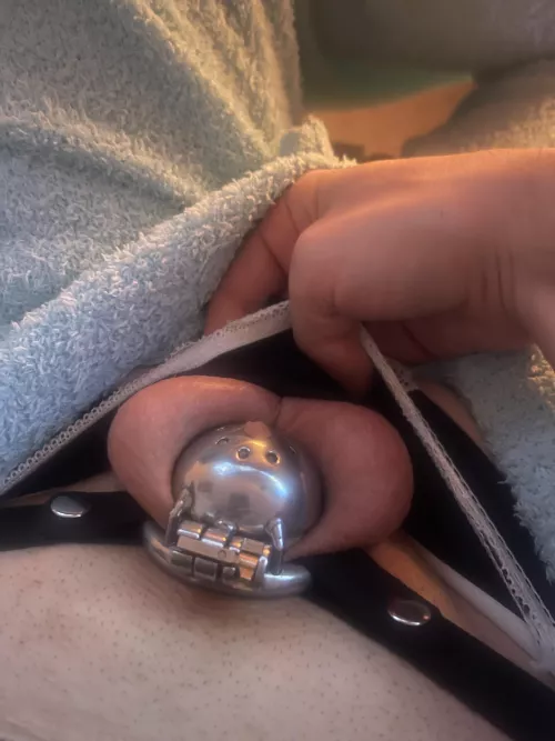 I need to be a feminised slut so badly!! by BetaAlternateAcc