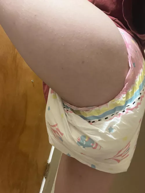 Let me sit on your head hehehe I won't leak I just wanna squish you with my cute butt by medusarosexo